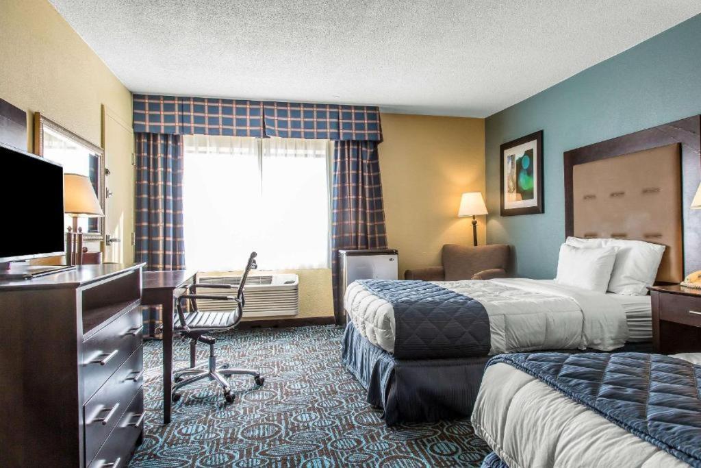 Regency Inn & Suites New London Mystic المظهر الخارجي الصورة
