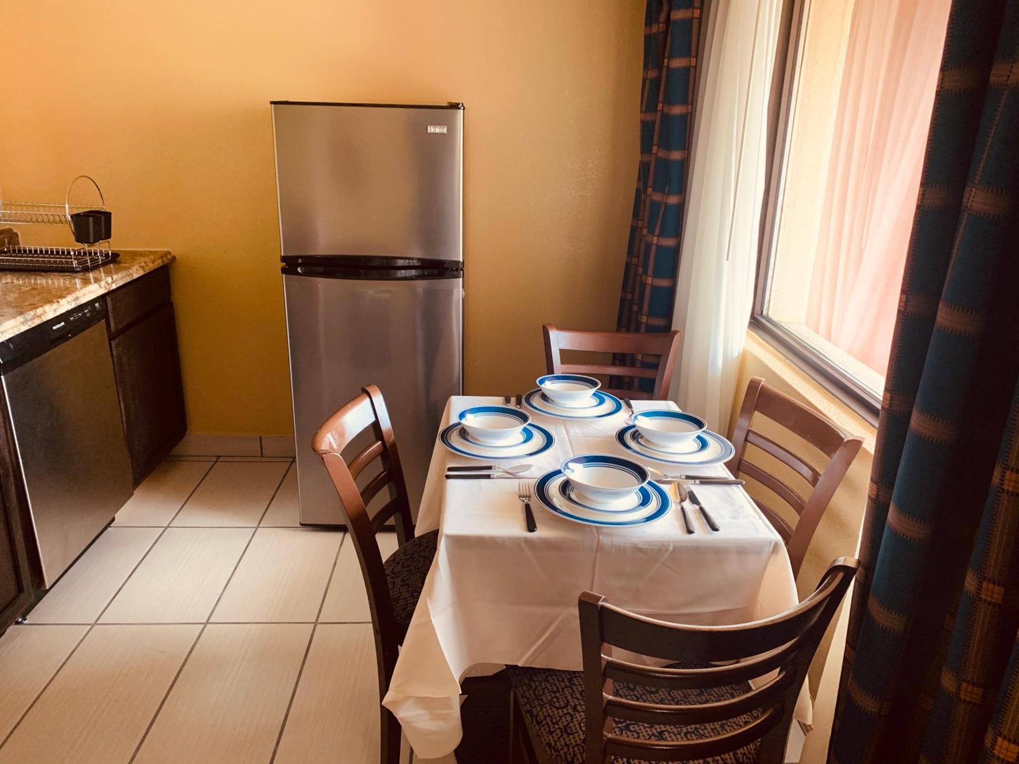 Regency Inn & Suites New London Mystic المظهر الخارجي الصورة