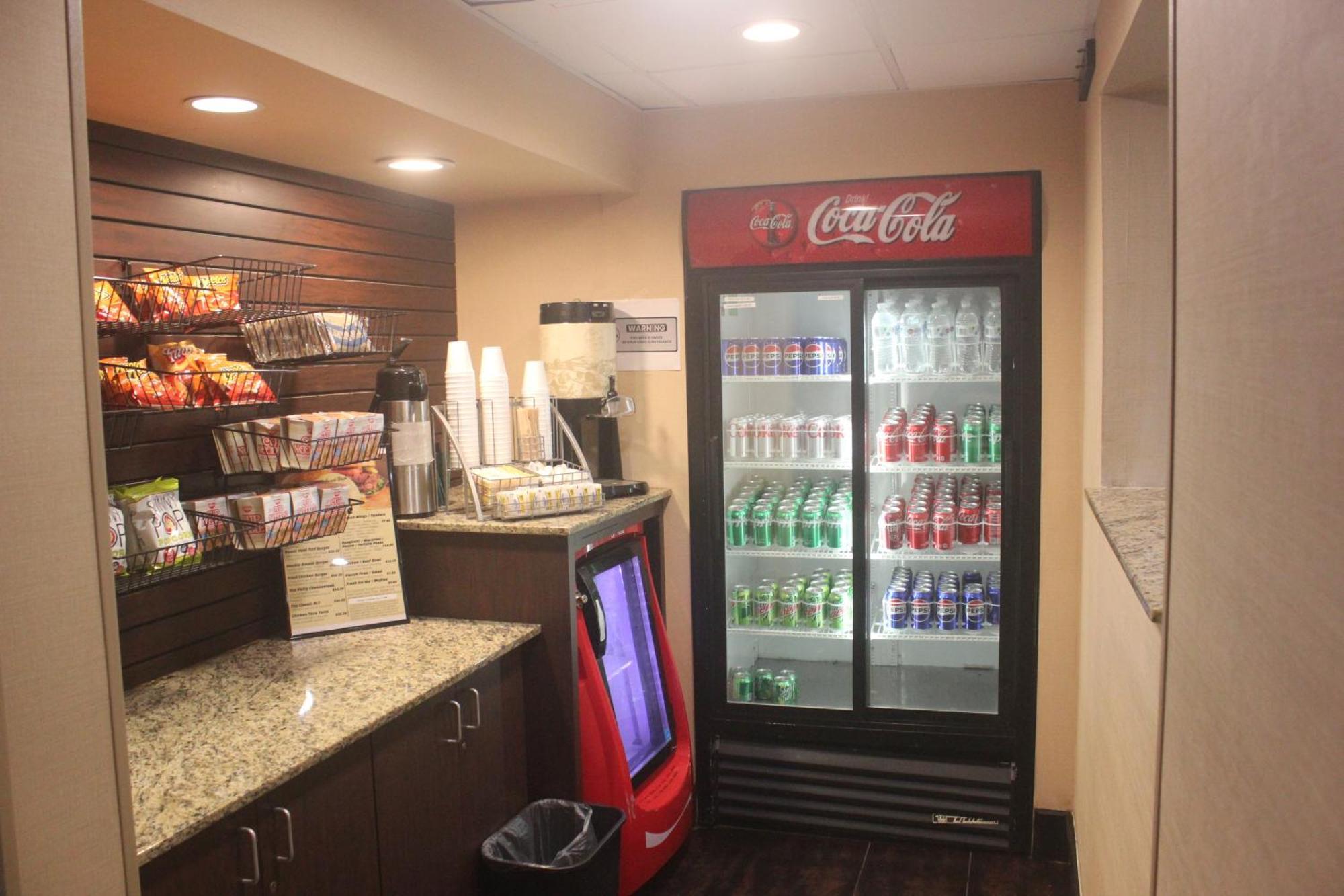 Regency Inn & Suites New London Mystic المظهر الخارجي الصورة