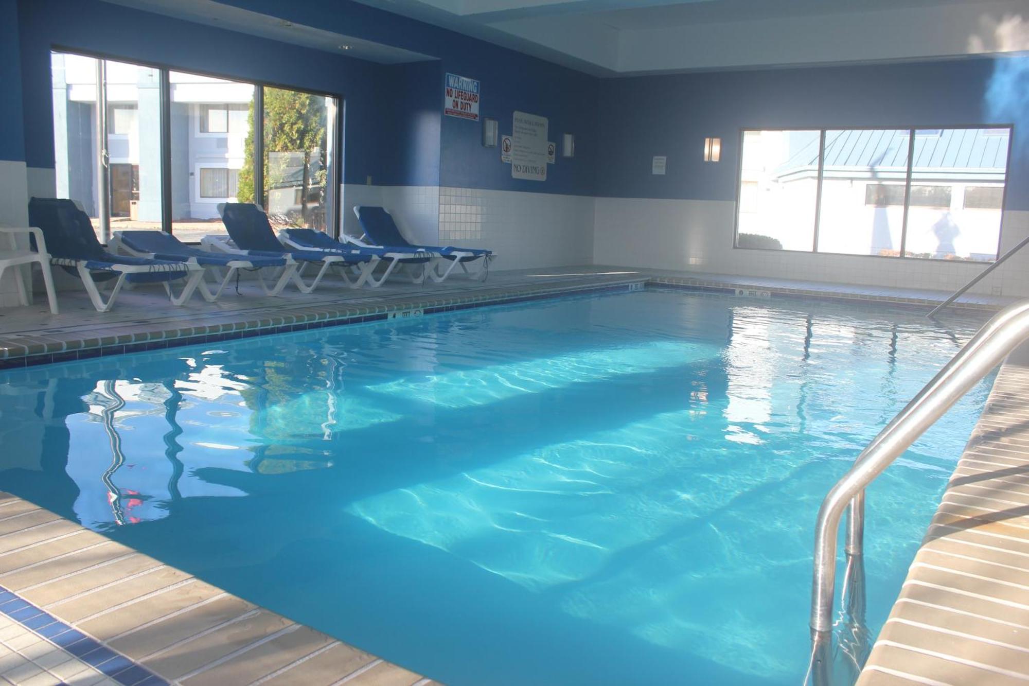 Regency Inn & Suites New London Mystic المظهر الخارجي الصورة